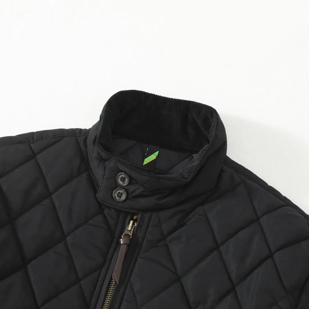 P350 #R57 Ralpah Lauren/Ralph Lauren Diamond Check Stand Collar Veteran Cotton Jacket Uniform British Retro Style for Men and Women Item No. RL17381 Classic Diamond Henley Lavalier Thin Cotton Jacket Simple yet stylish corduroy trimmed cuffs Collar Can be straight folded Two-wear, half-high collar front double-button closure, front full zipper Fabric has a certain anti-water effect, classic forever , there are adjustable buckle tabs at the back waist. Delicate embroidery of the pony on the left side of the chest is retro and timeless. Color: black, navy blue, brown, army green. Size: M L